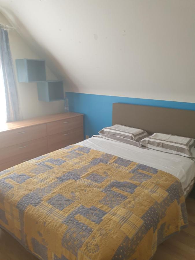 Les Prussiens Hotel Вавр Екстериор снимка