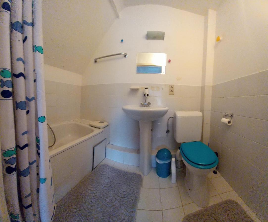 Les Prussiens Hotel Вавр Екстериор снимка